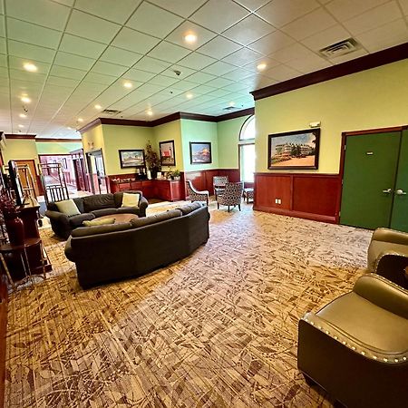 מקינאו סיטי Mackinaw Beach And Bay Inn & Suites מראה חיצוני תמונה