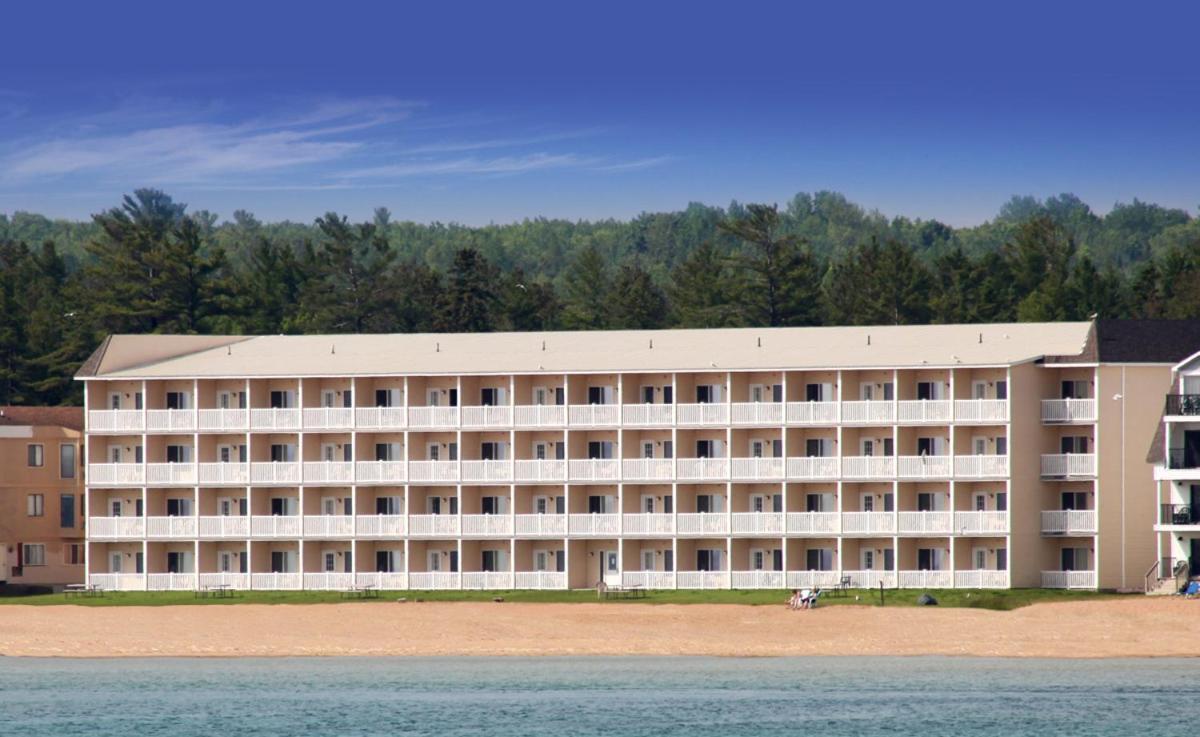 מקינאו סיטי Mackinaw Beach And Bay Inn & Suites מראה חיצוני תמונה