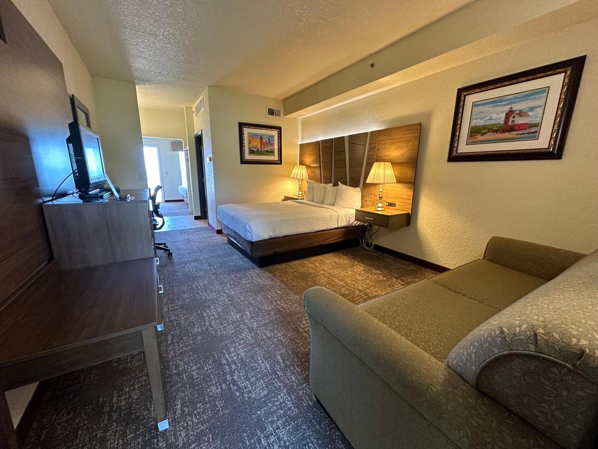 מקינאו סיטי Mackinaw Beach And Bay Inn & Suites מראה חיצוני תמונה