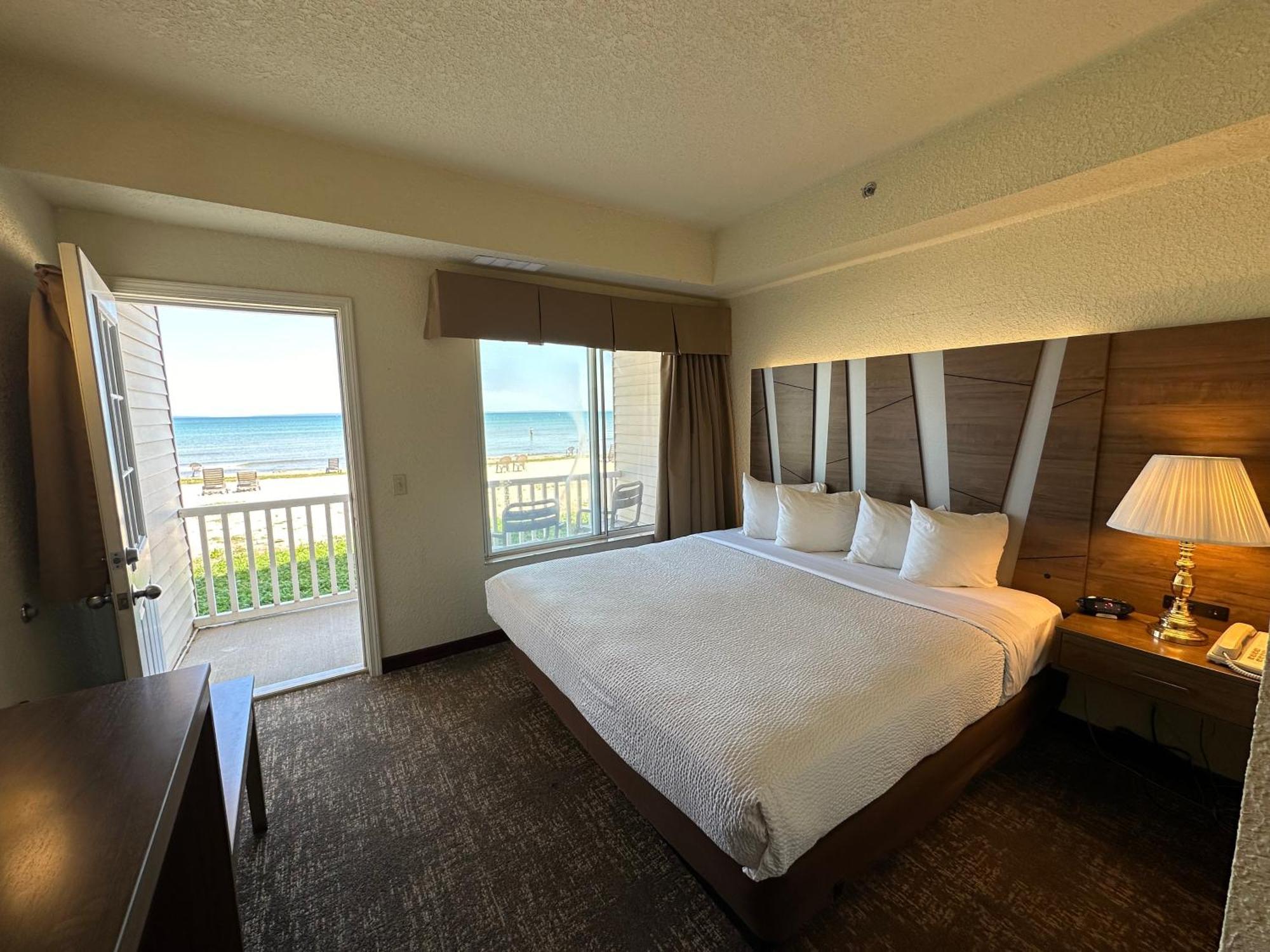 מקינאו סיטי Mackinaw Beach And Bay Inn & Suites מראה חיצוני תמונה