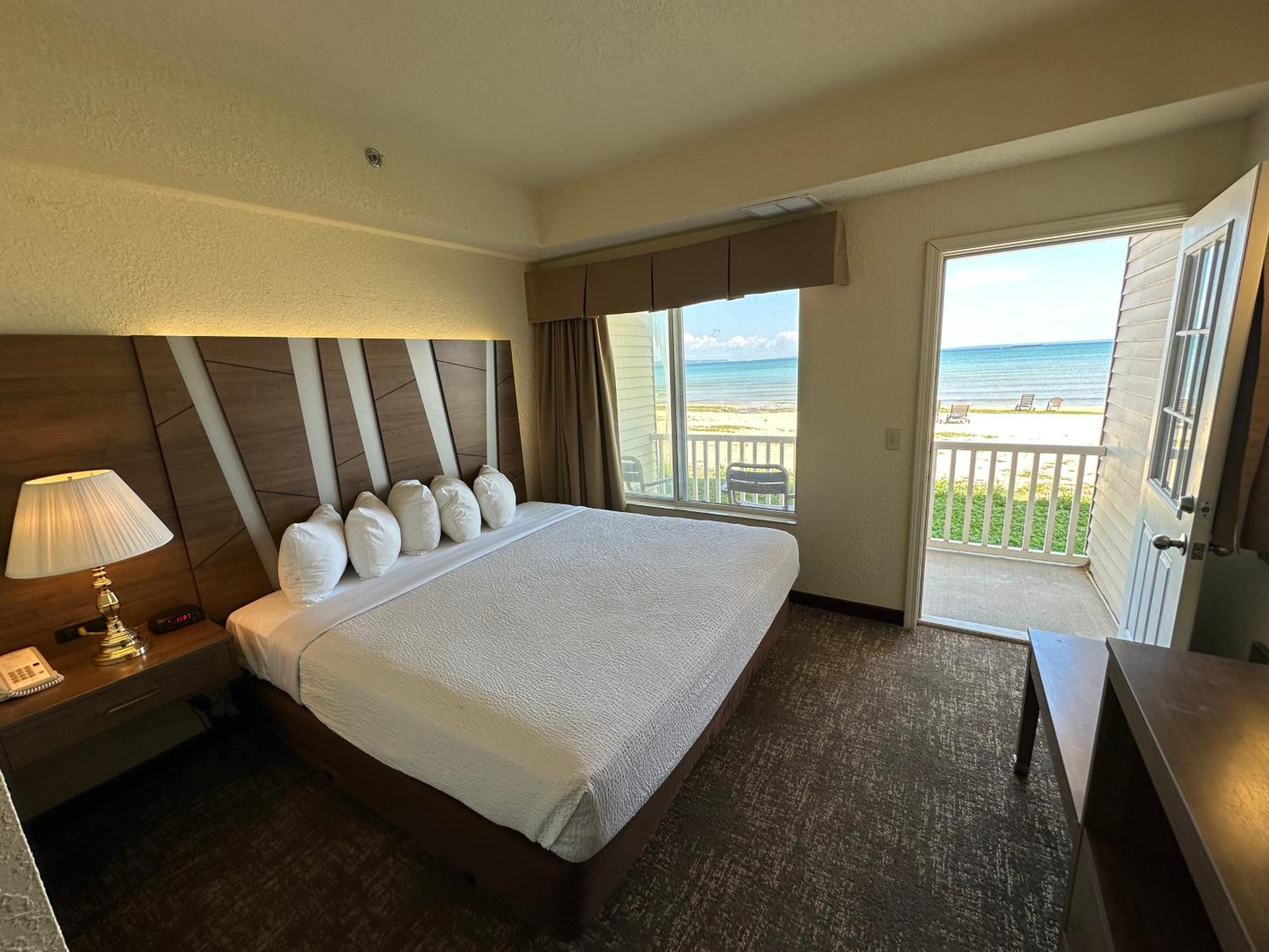 מקינאו סיטי Mackinaw Beach And Bay Inn & Suites מראה חיצוני תמונה