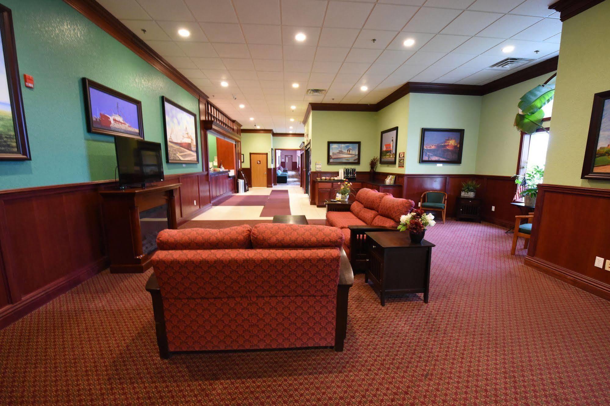 מקינאו סיטי Mackinaw Beach And Bay Inn & Suites מראה חיצוני תמונה