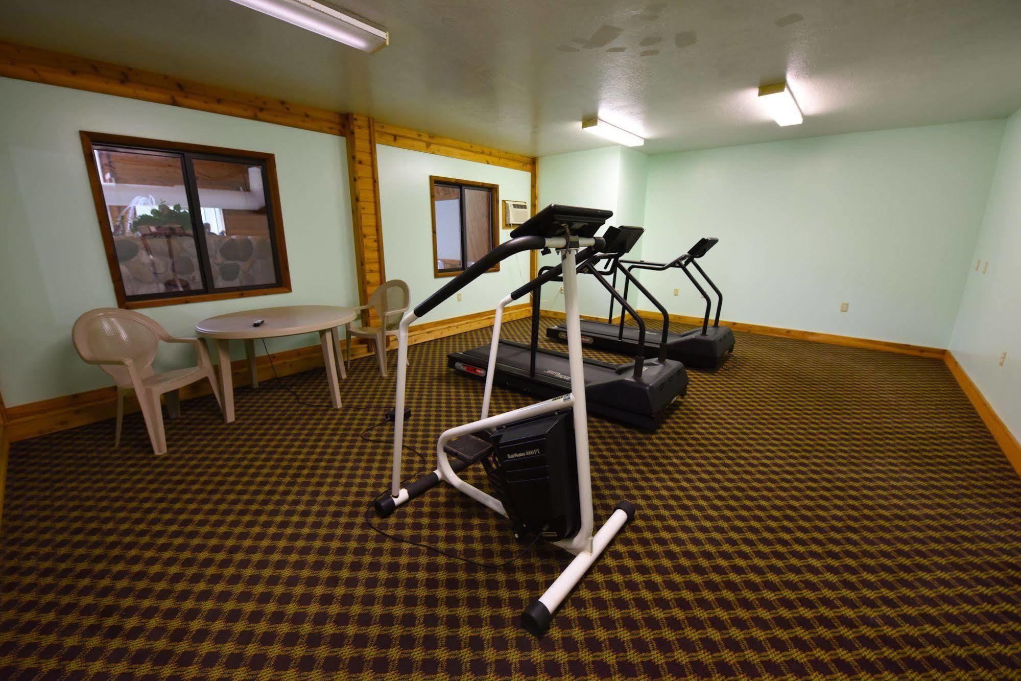 מקינאו סיטי Mackinaw Beach And Bay Inn & Suites מראה חיצוני תמונה